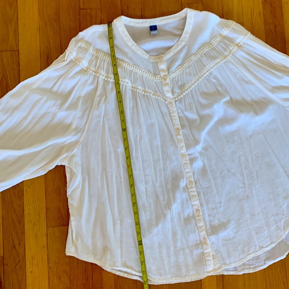 Old Navy blouse - Picture 4 of 8